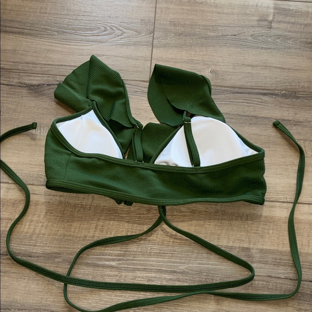 M | Zaful Elegant Green Ruffled Bikini Set WrapAround Strings Ruched Back Size 6 - Picture 8 of 10
